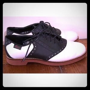 BASS Black & White Oxfords 👞 Size 7
